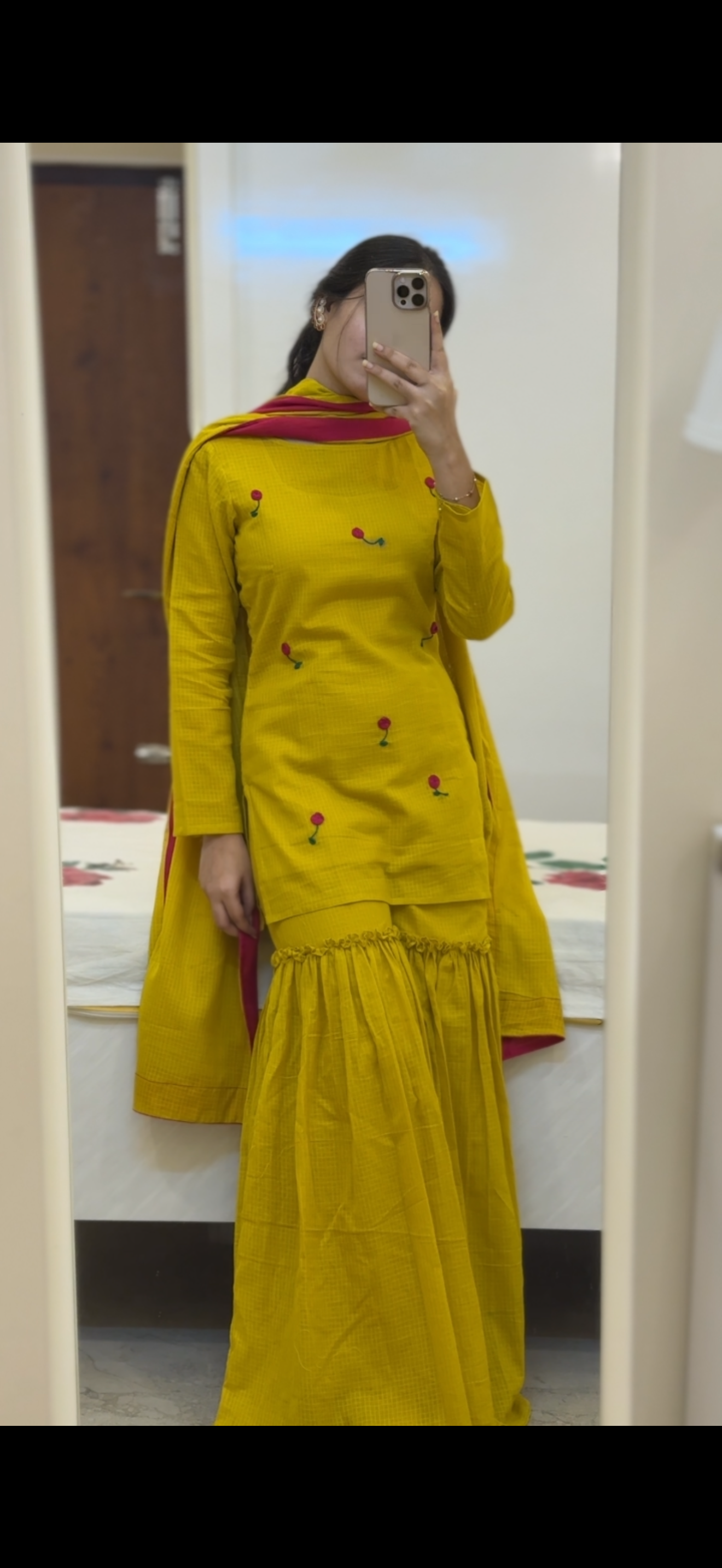 Yellow sharara
