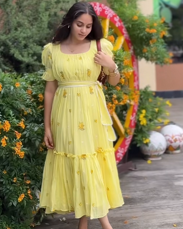 Yellow embroidery dress🌼